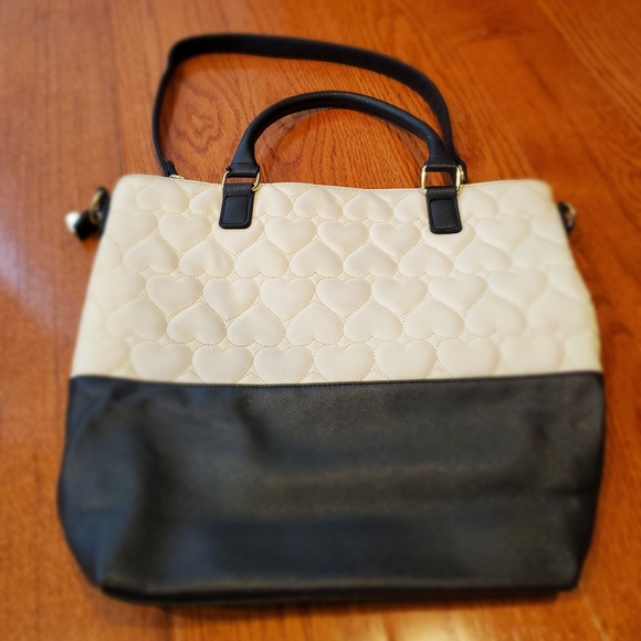 *****SOLD***** Betsey Johnson bag - Picture 2 of 4